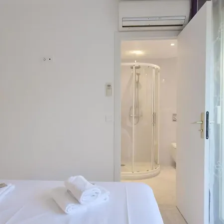 Apartment Prestigious With Terrace And Pool