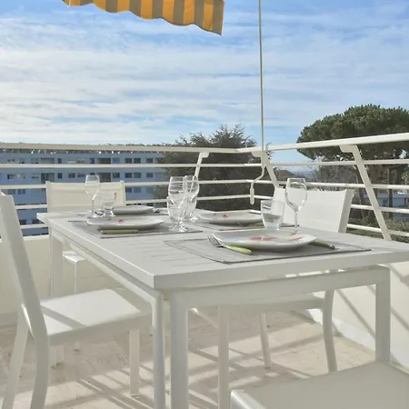 Prestigious With Terrace And Pool
