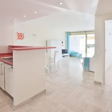 Prestigious With Terrace And Pool Appartement