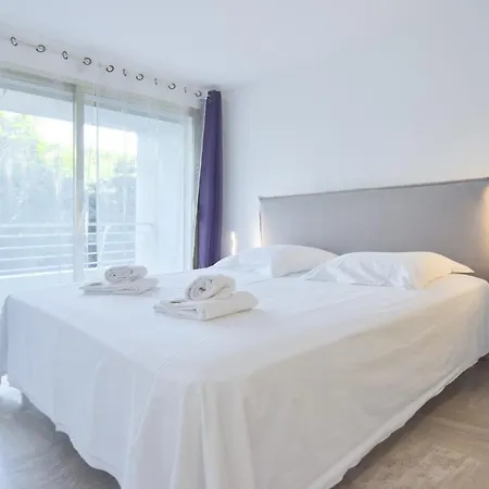 Prestigious With Terrace And Pool Appartement *