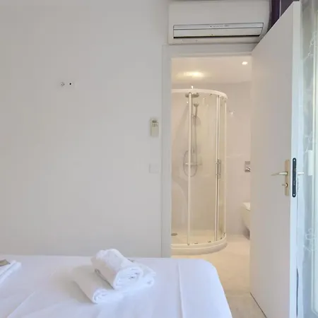 Prestigious With Terrace And Pool 戛纳